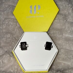 Earring Reveal Black Rectangular Stud Earrings